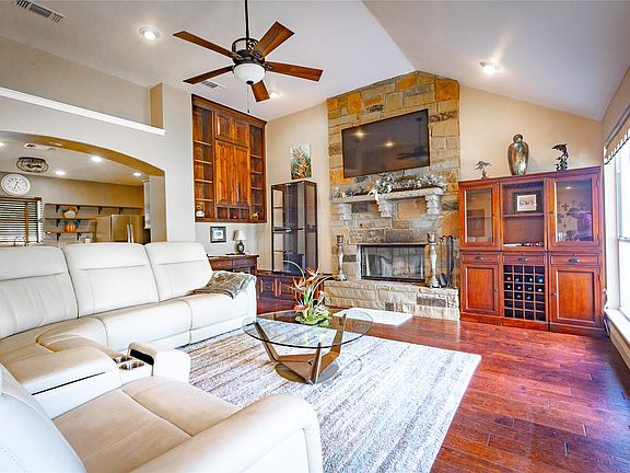 4th image of 618 Farm To Market Rd #3003