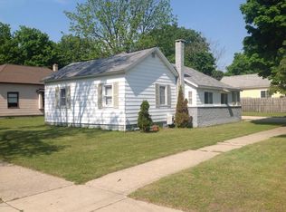 302 N William St, Ludington, MI 49431