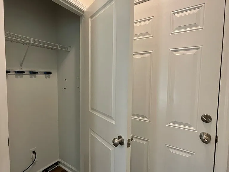 109 Redrock Ct — Photo 16