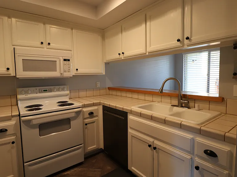 527 E Rice Ranch Rd — Photo 9