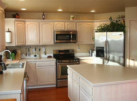 5th image of 5008 Hilltop Dr