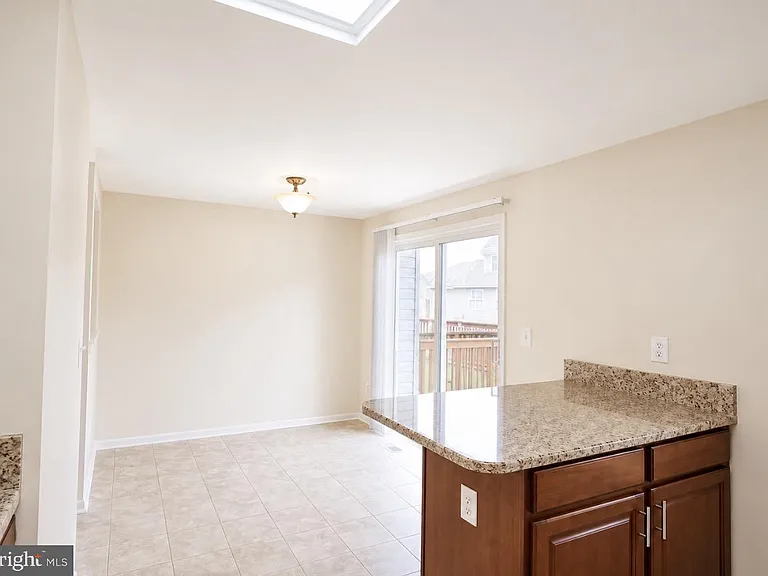 3351 Canton Ct — Photo 10