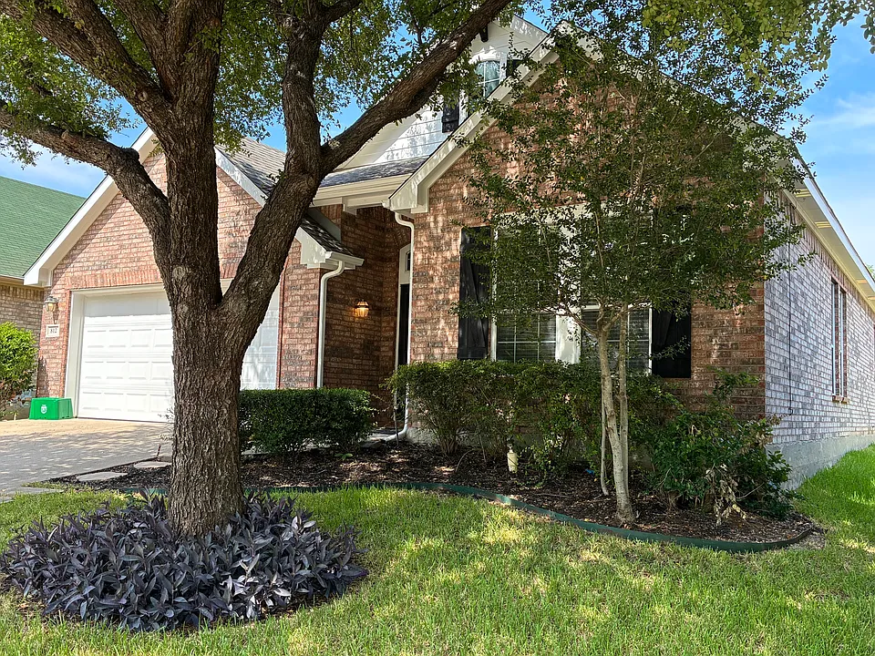 812 Ridge Point Dr