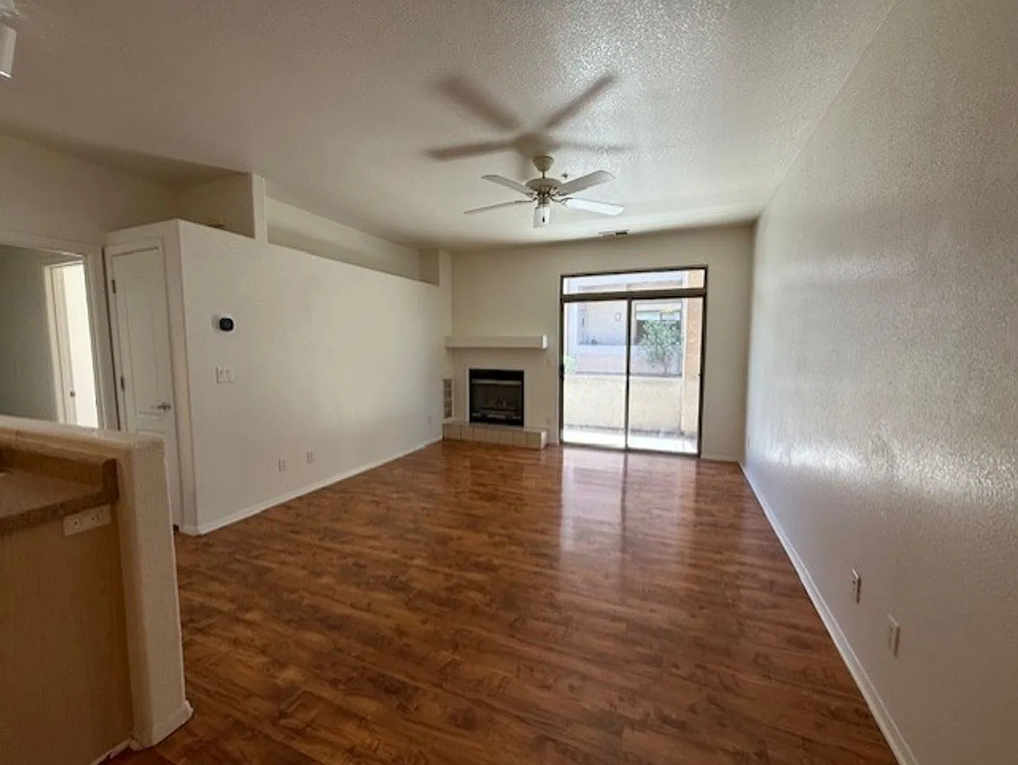 950 E Mingus Ave — Photo 2