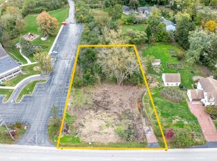 254 S Saint Marys Rd, Libertyville, IL 60048