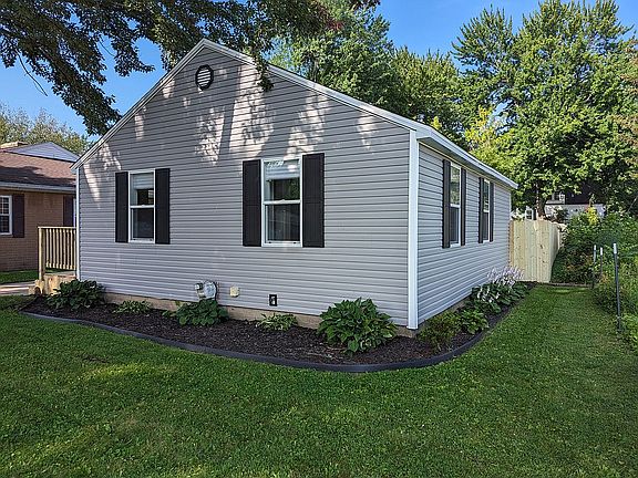 2nd image of 524 S Melze St