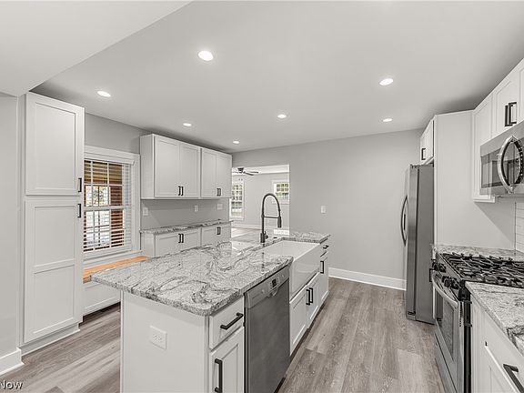4th image of 37384 Detroit Rd