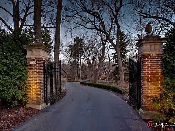3rd image of 635 E Westminster Dr