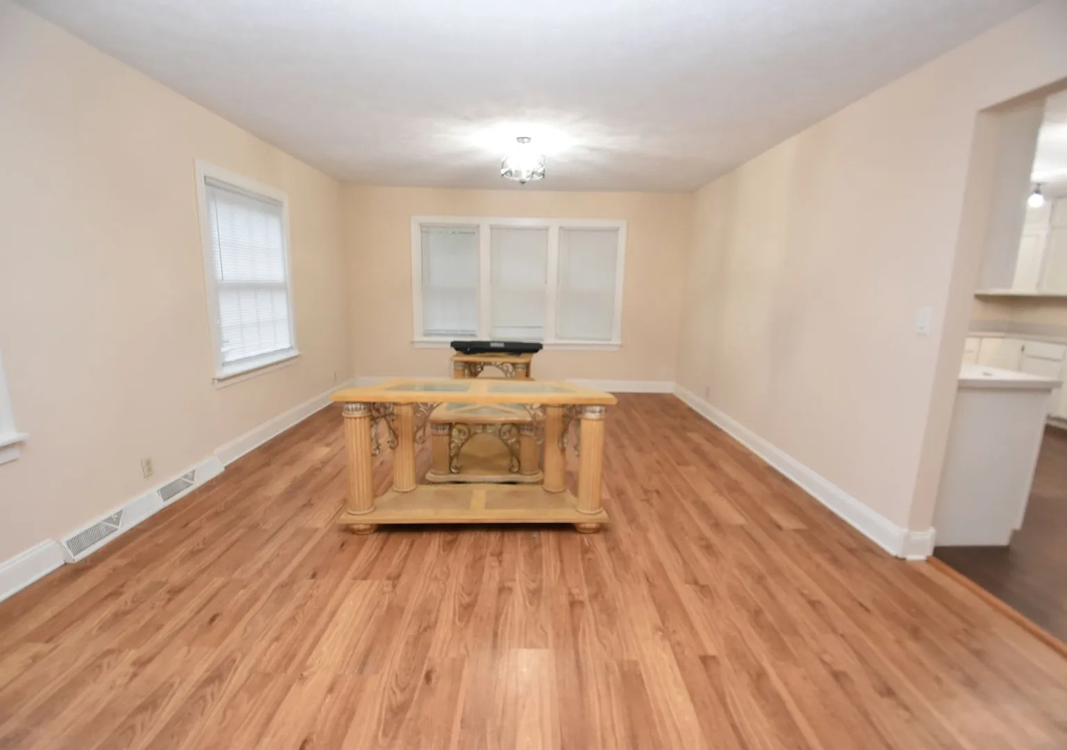 4 bedroom 2.5 bath South Bend home on large wooded lot — Photo 3