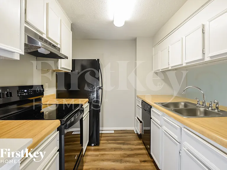 6847 Cross Key Dr — Photo 7