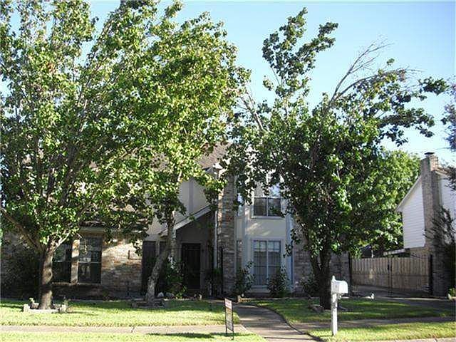 2nd image of 2215 Woodland Springs St