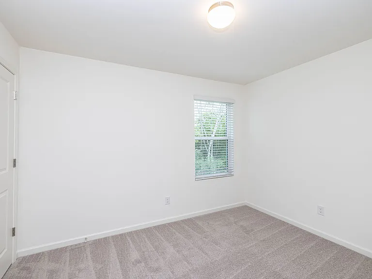 436 Kinnerton Pl — Photo 19