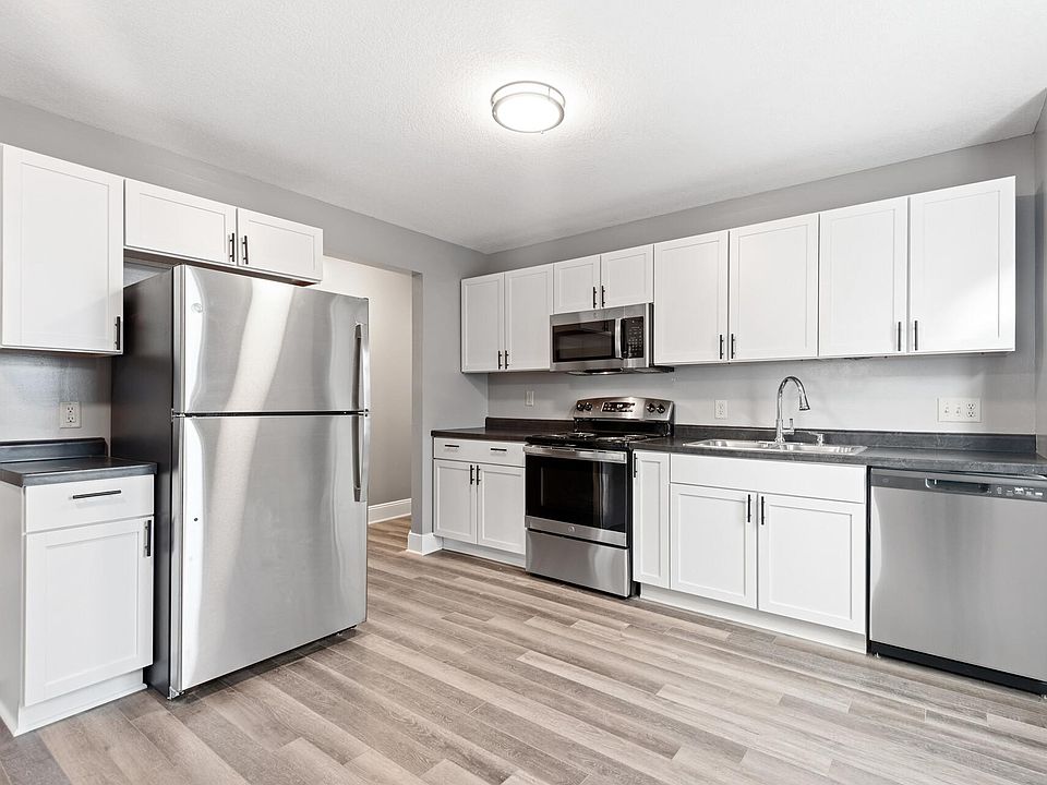 Kitchen with new SS Appliances