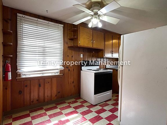 4th image of 122 Marshall St APT 3