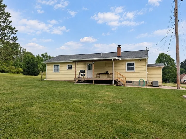10135 Sampson Rd — Photo 18