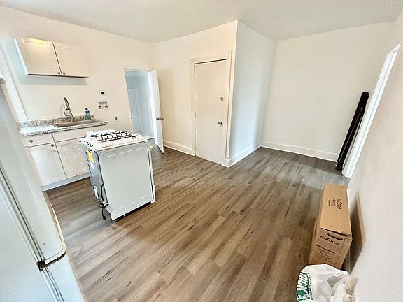 2nd image of 2731 W Girard Ave