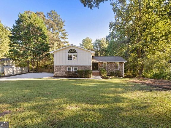 2nd image of 3774 Cherokee Pl SE