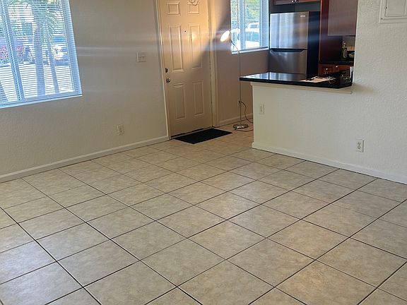 5th image of 2655 NE 8th Ave APT 105