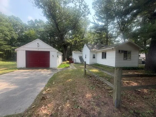 1709 E Pine St, Newaygo, MI 49337