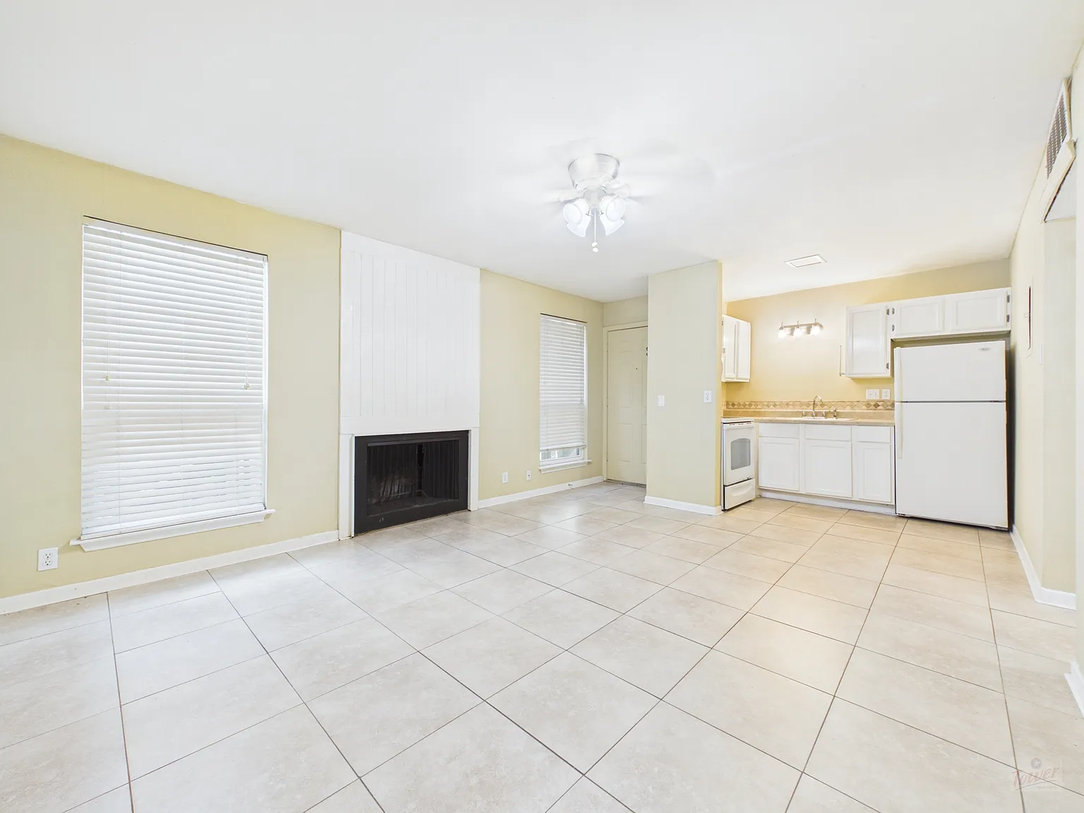 1000 W 26th St Apt 106 — Photo 2