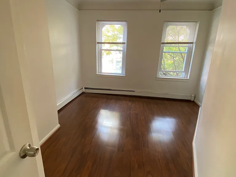 32 Cunard St #3 — Photo 11