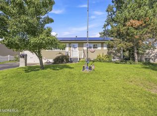 401 Applegate Ave, South Toms River, NJ 08757