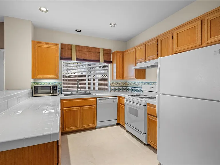 1501 Piedmont St — Photo 13
