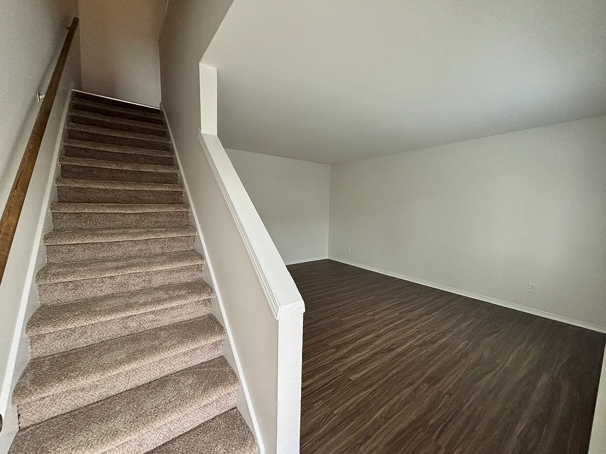 Building Photo - 525 Schiller St #36
