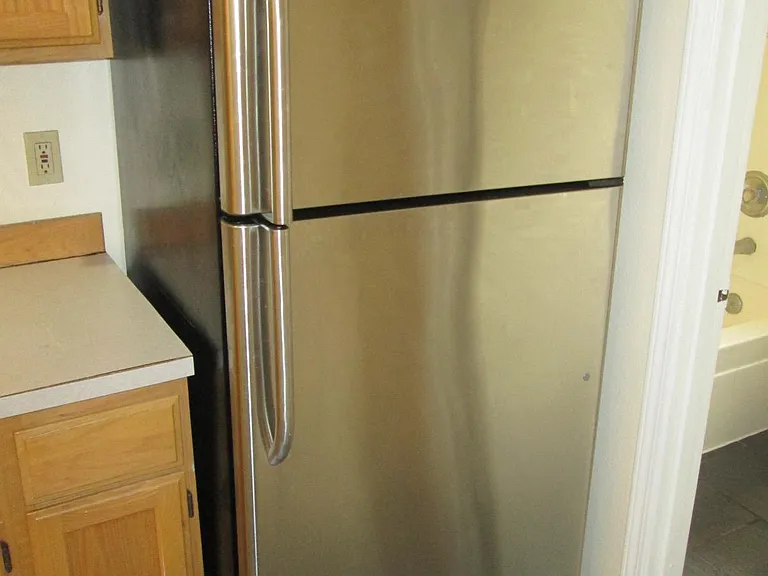 2415 Everett Ave #2 — Photo 10