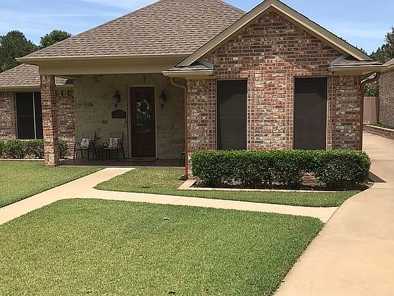 2nd image of 3120 Summer Hill Cir