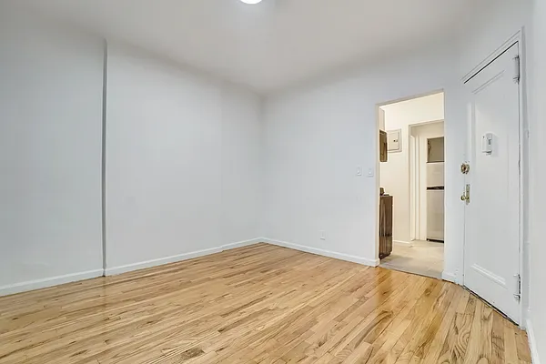 Rented by Creed Realty Group | media 8