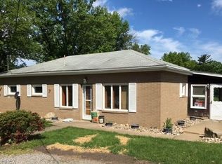 517 W 11th St, Dover, OH