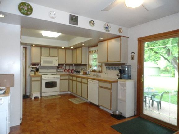 5th image of 20958 S Canterbury St
