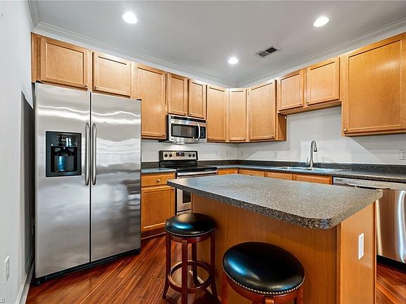 5th image of 7102 W Friendly Ave Unit 304