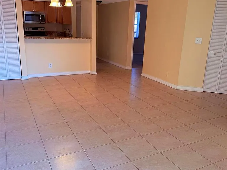 1040 Lake Shore Dr #204 — Photo 5