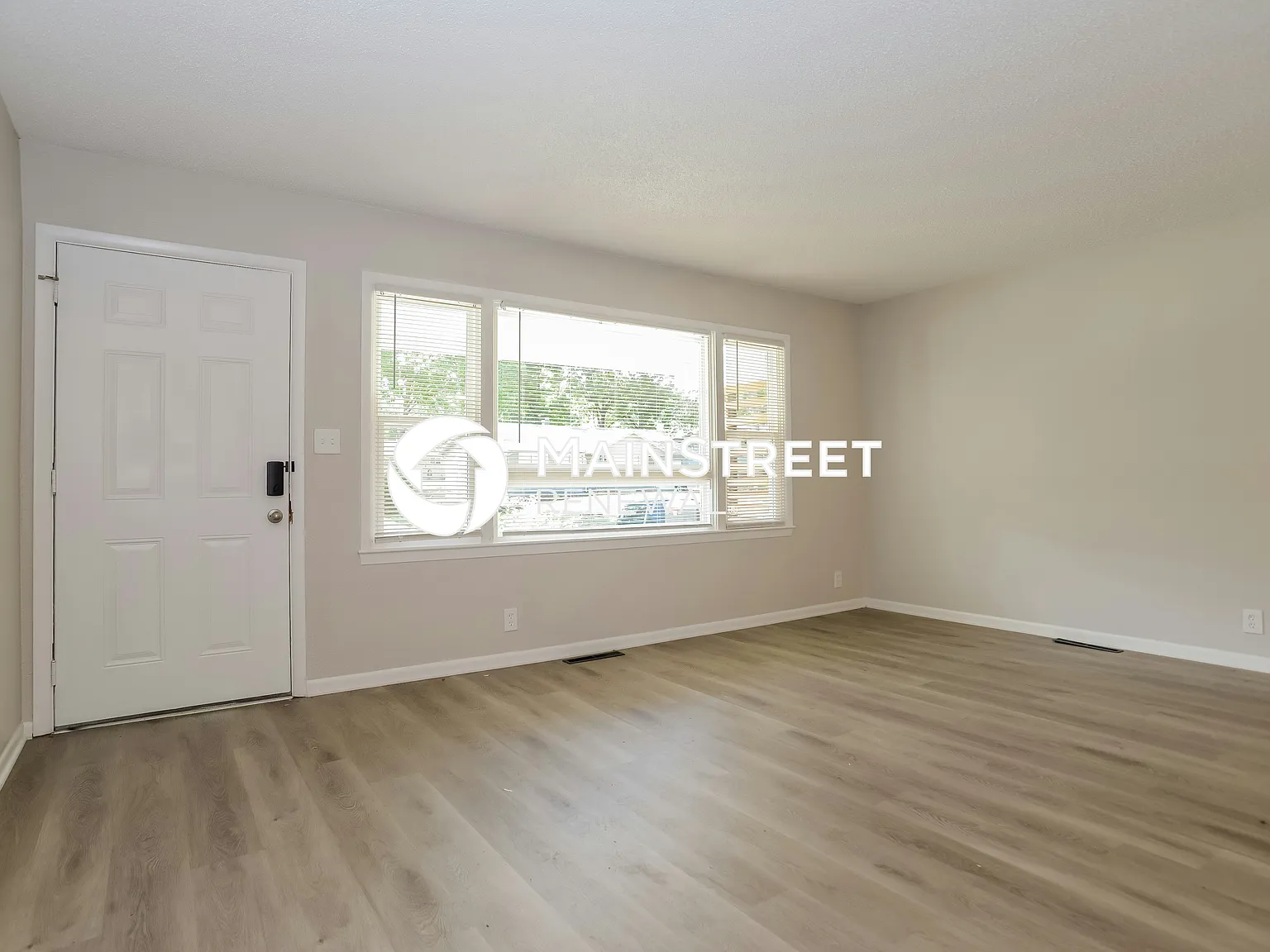 8002 E 89th Terrance — Photo 3