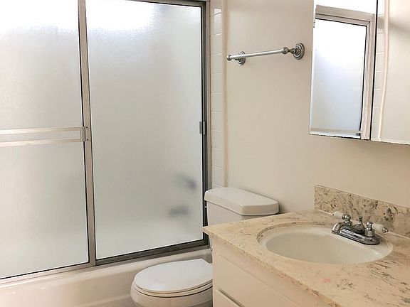 5th image of 1916 Glendon Ave #3