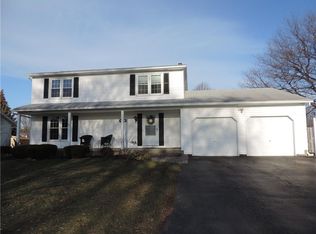 62 Seafarers Ln, Rochester, NY 14612