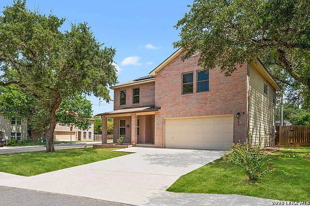 4 bed, 2.5 bath, 2329 sqft, $2,000 — Photo 2