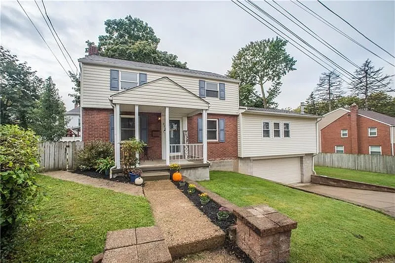 373 Terrace Pl photo 1