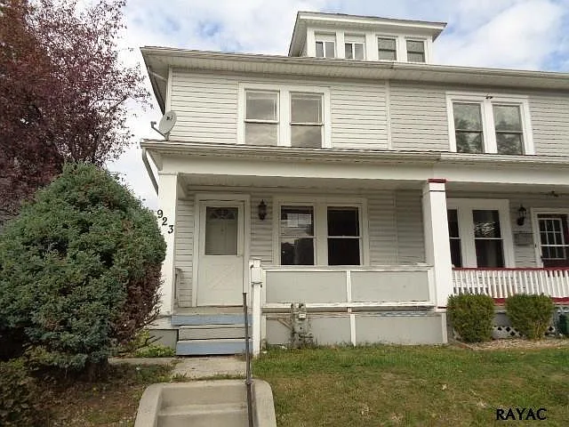 923 E Prospect St photo 1