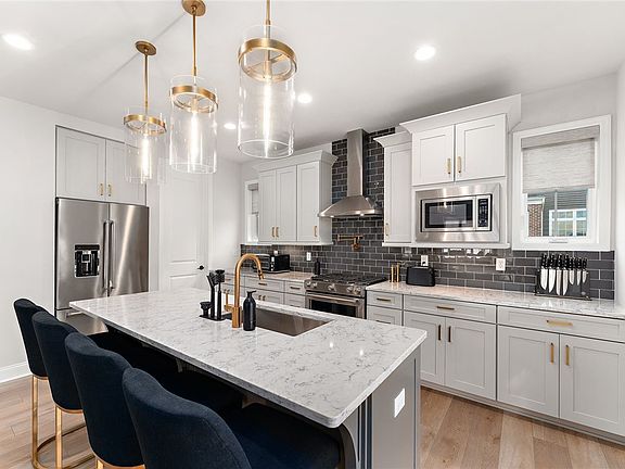 5th image of 202 Gress Rd