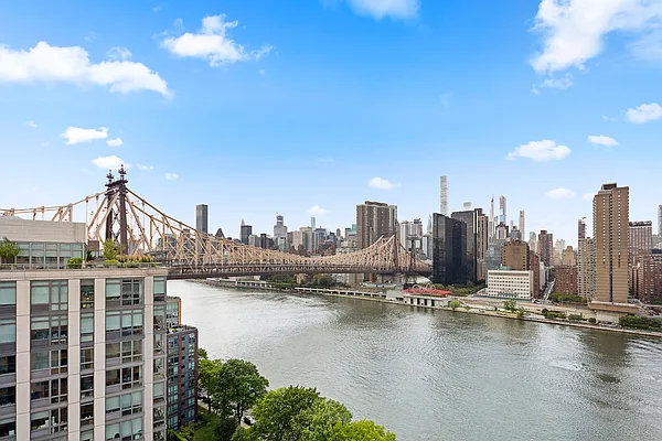 Rented by Voro, LLC | media 27