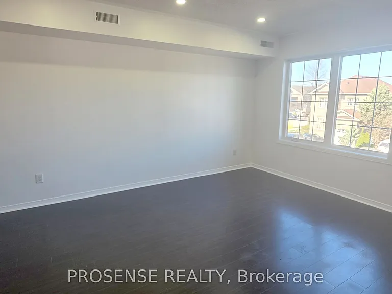 9699 Jane St #13 — Photo 15