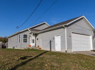 303 Monroe St, Waterloo, IA 50703