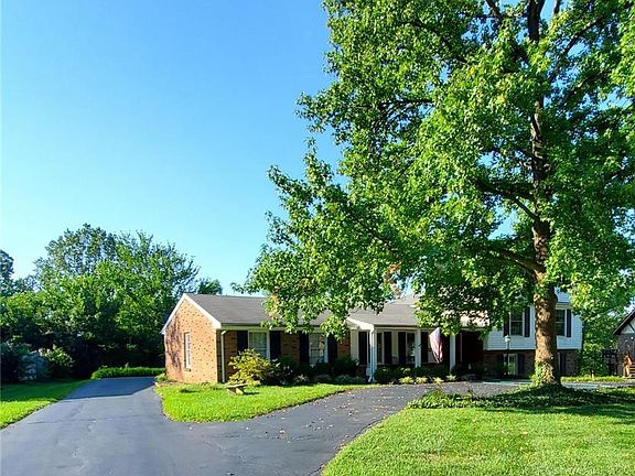 4th image of 159 Emerald Green Ct