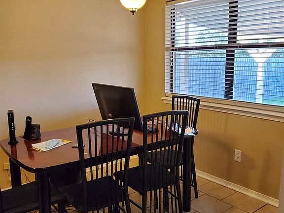 3rd image of 6043 SW Atterbury Dr