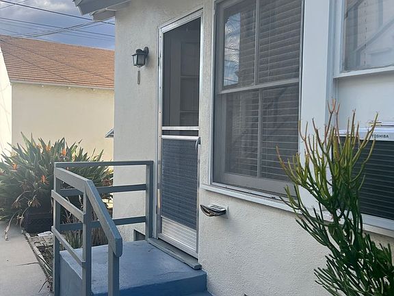 2nd image of 815-817 N Adams St APT 815A