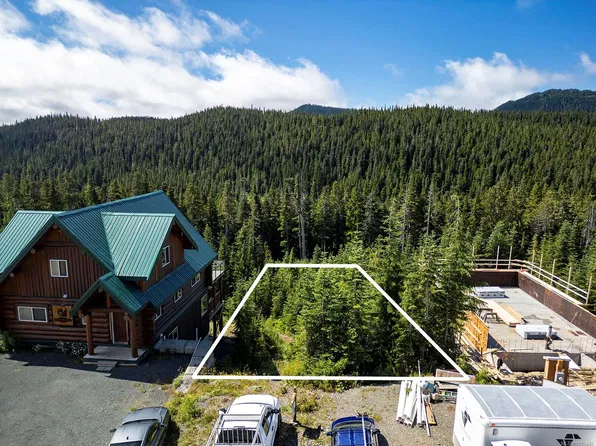 625 Arrowsmith Ave, Courtenay, BC V9N 8P7
