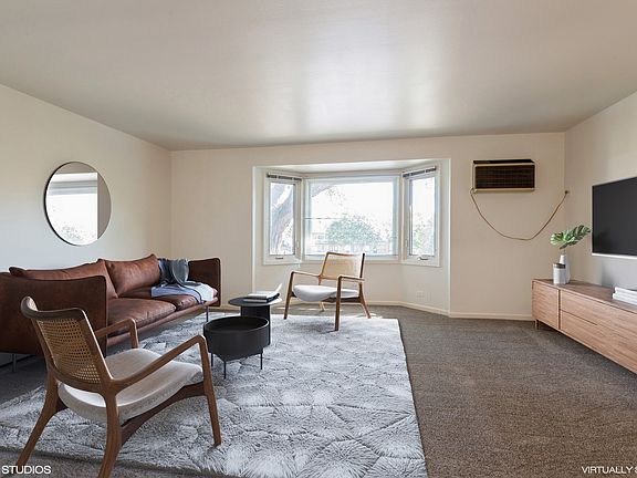 2nd image of 527 W Eastman St APT 2B